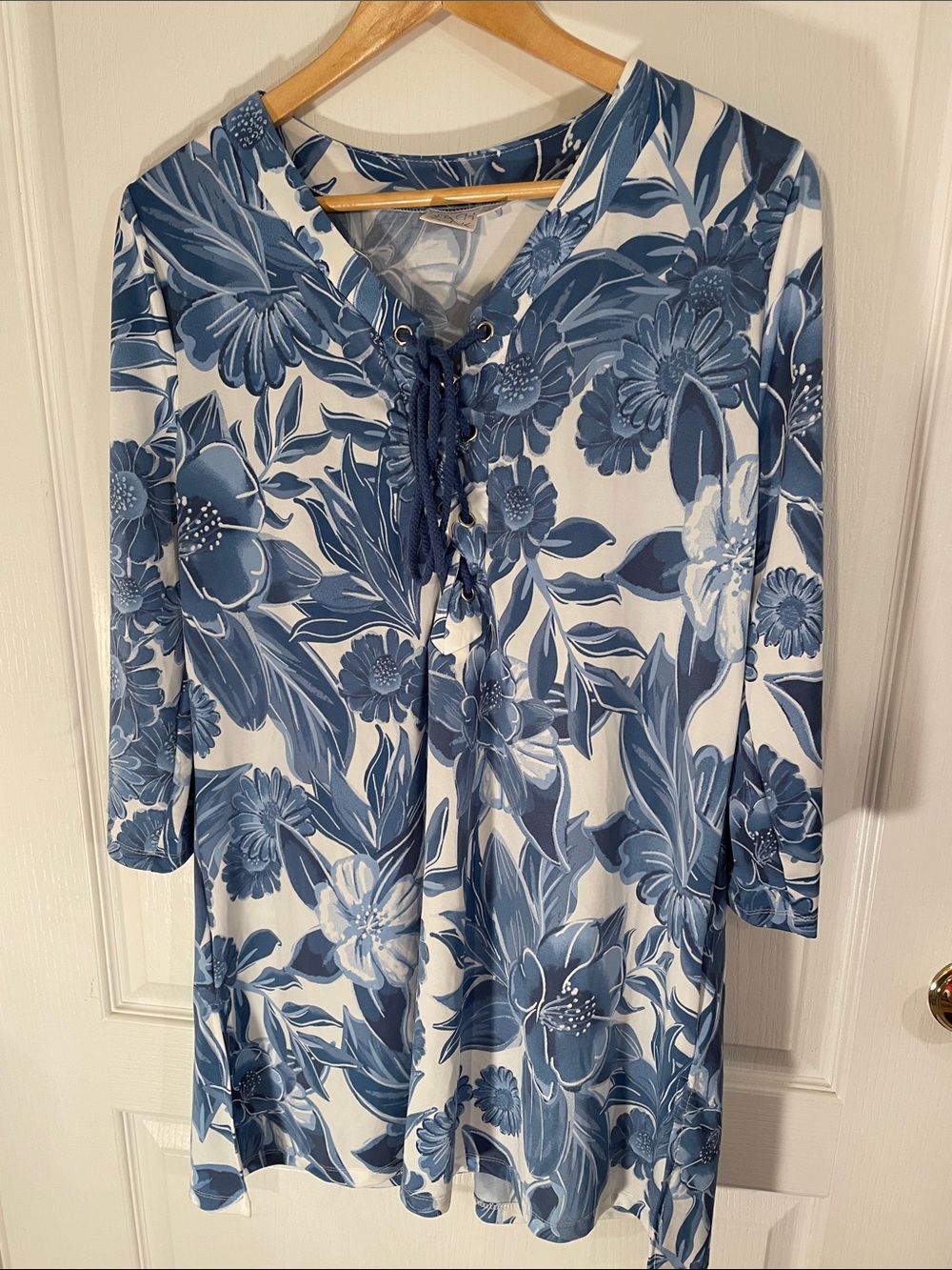 Women's Blue Floral Lace-Up Tunic Top